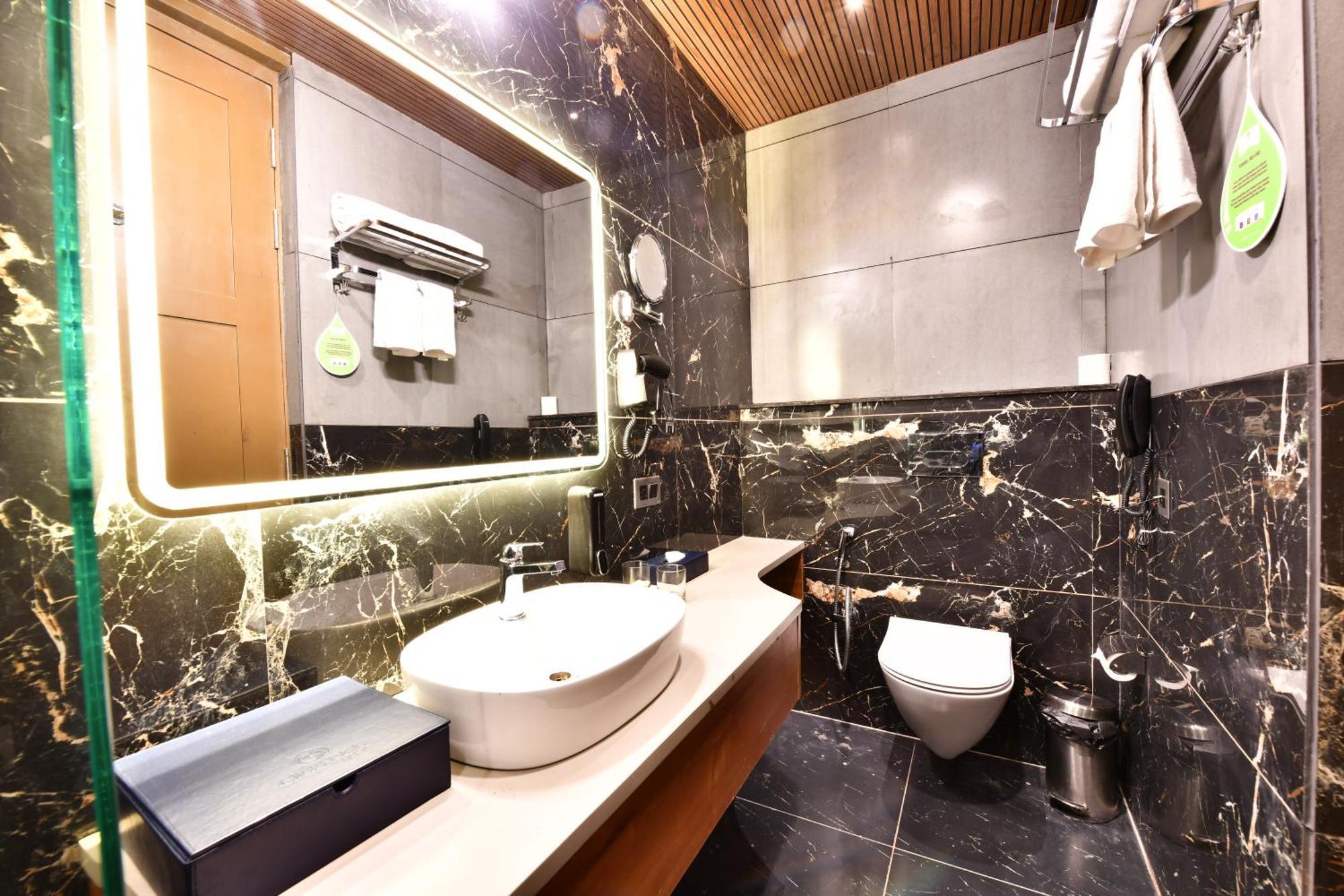 Click Collection Grand Gateway Varanasi Ngoại thất bức ảnh