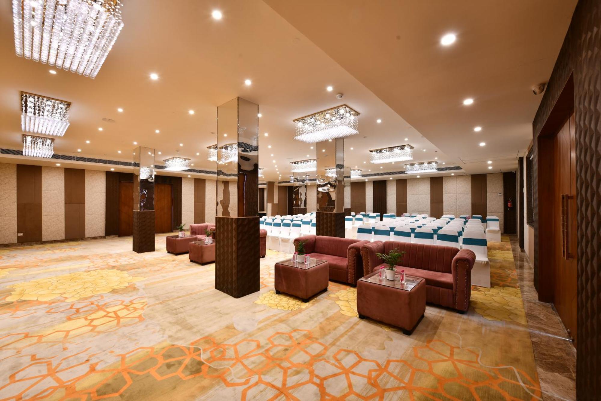 Click Collection Grand Gateway Varanasi Ngoại thất bức ảnh
