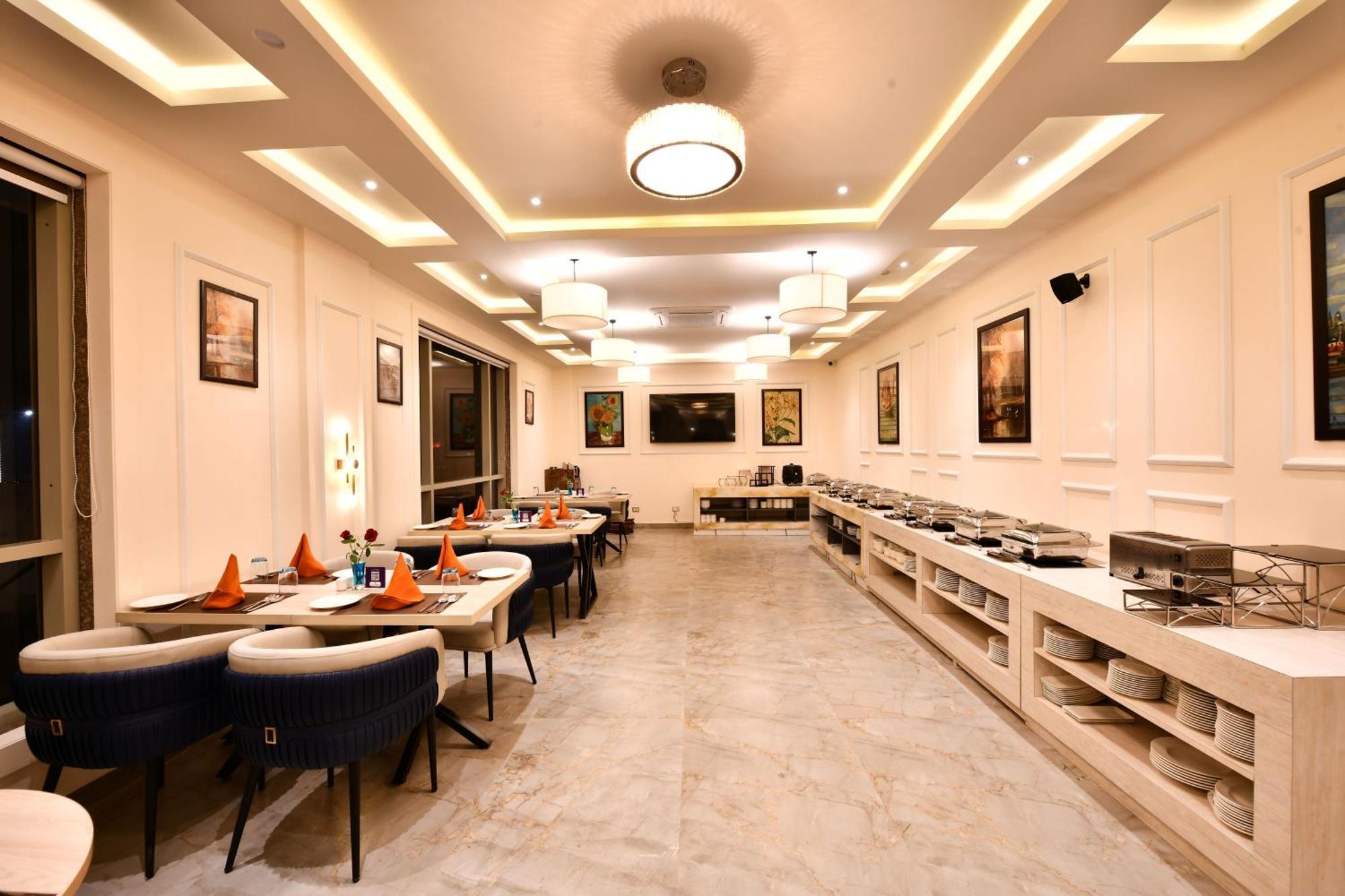 Click Collection Grand Gateway Varanasi Ngoại thất bức ảnh